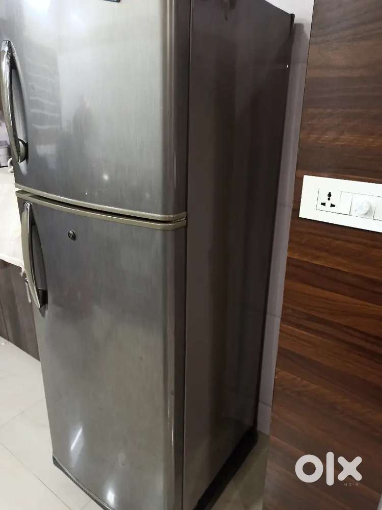 Lg two door fridge