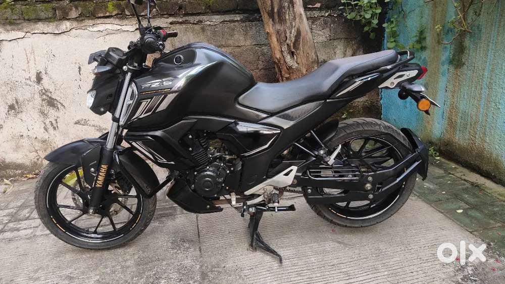 SINGLE HAND WITH GOOD CONDITION FZ YAMAHA BLUETOOTH VERSION
