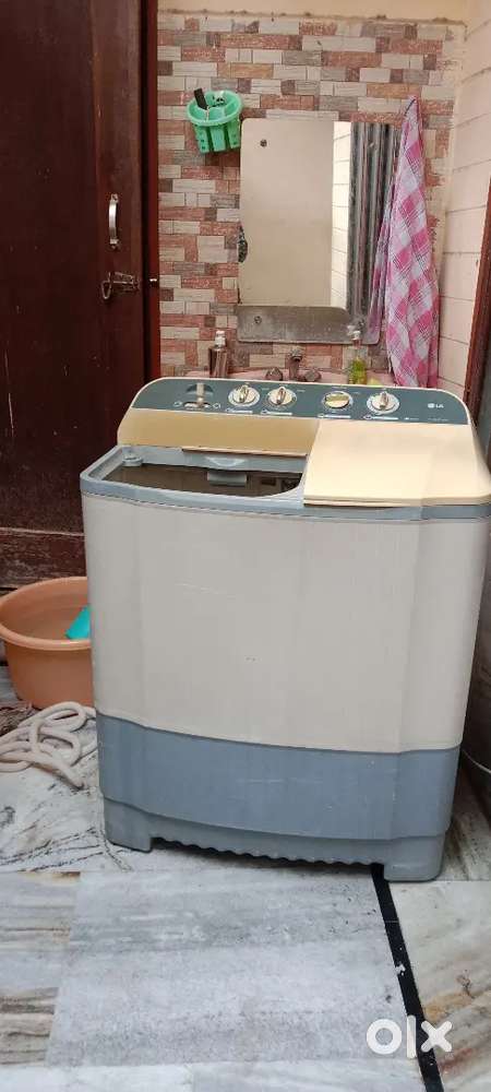 LG  7kg...white grey color h