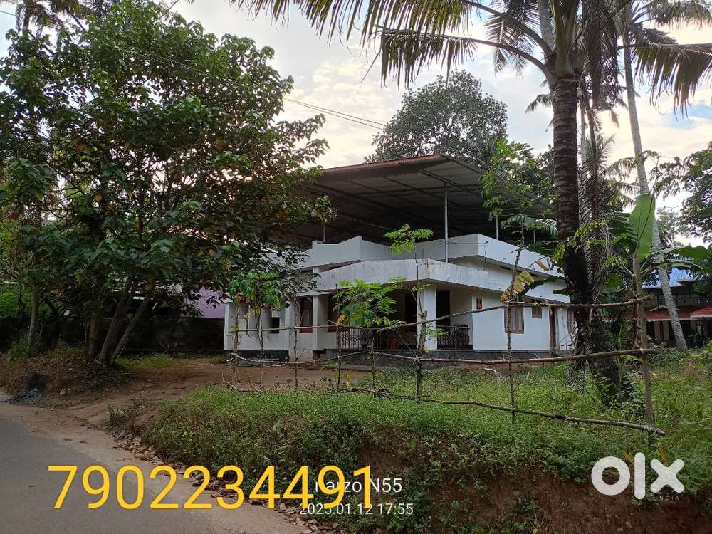 14 Cent land with house at Palayamkunnu , Varkala . Trivandrum.