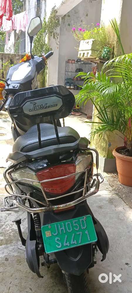 Good looking and ECCO friendly scooty & easy to driv
