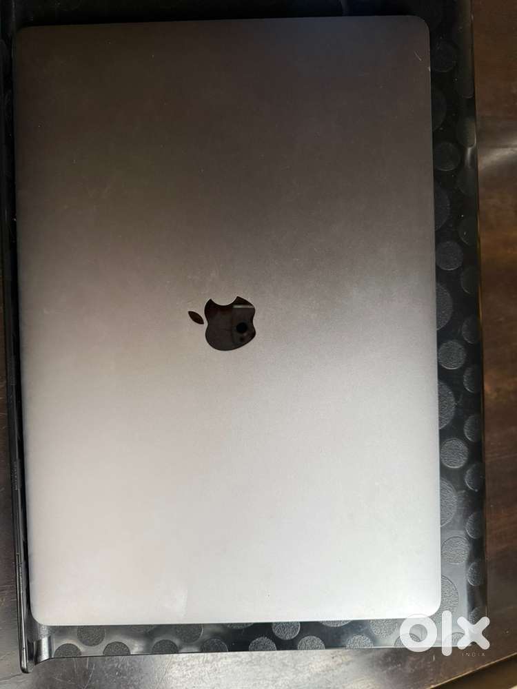 Apple’s MacBook Pro 32GB 1TB Storage- good condition