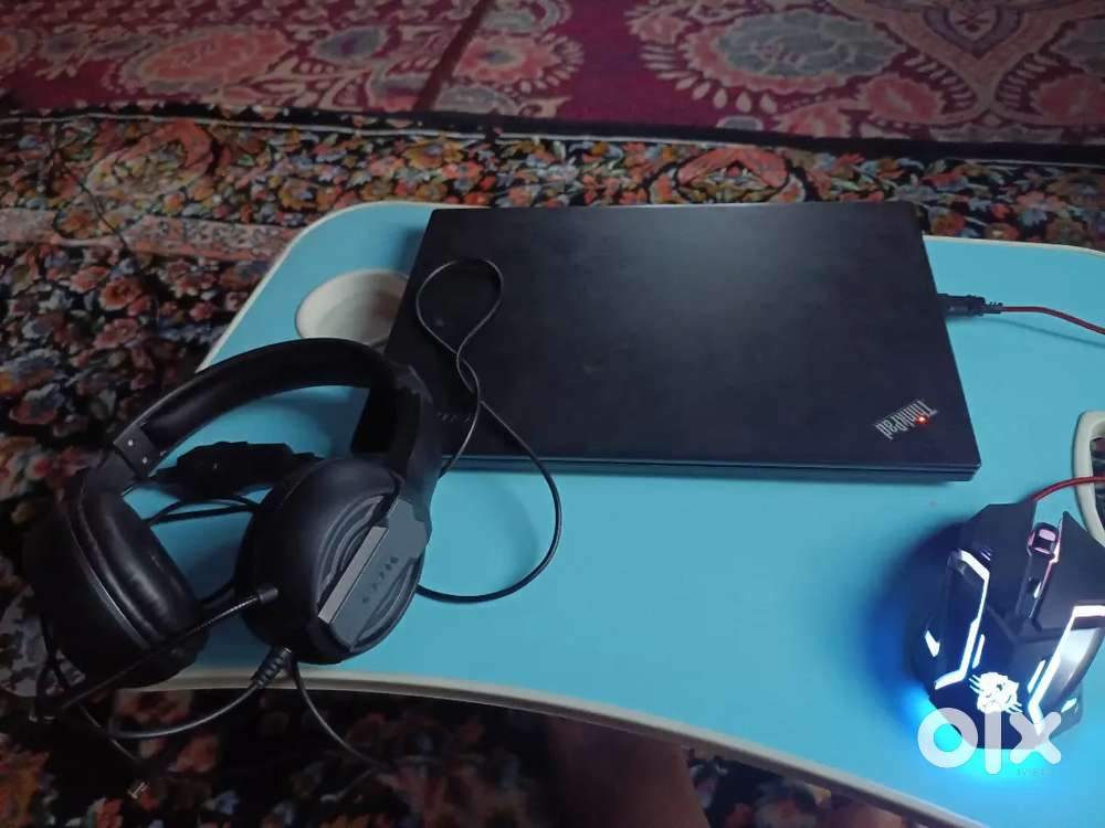 Headphone   AND MOUSE FREE