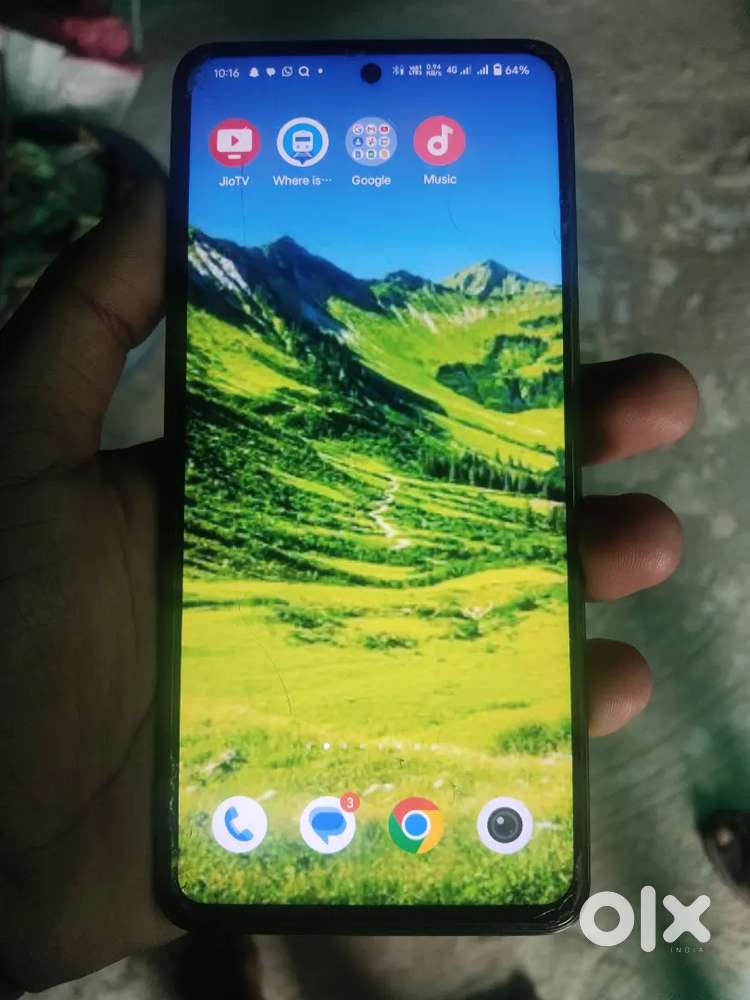Vivo iQOO Z5 5G     8+4Rom/128Ram  Processor Snapdragon 778g