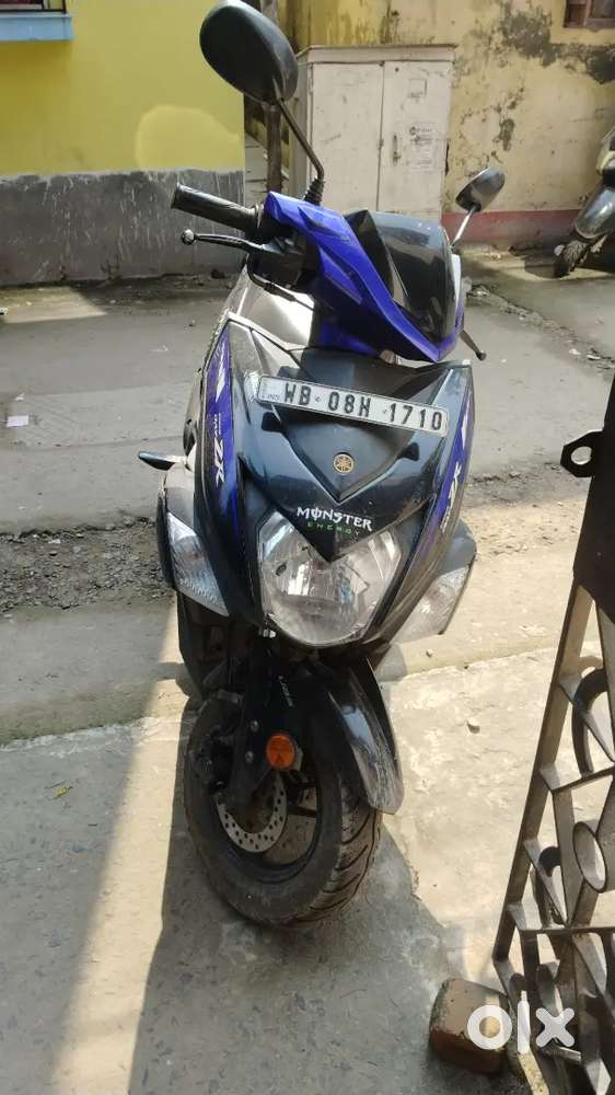 Yamaha ray zr monster
