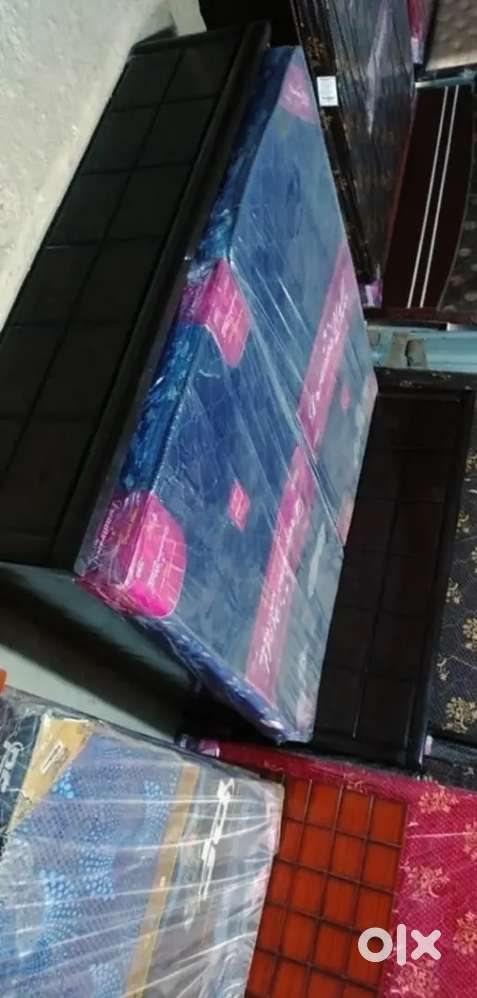 Free mattress with double bed with premium quality