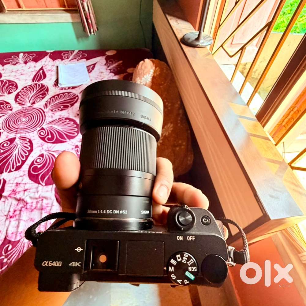 Sony A6400 with Sigma 30mm 1.4 Lens