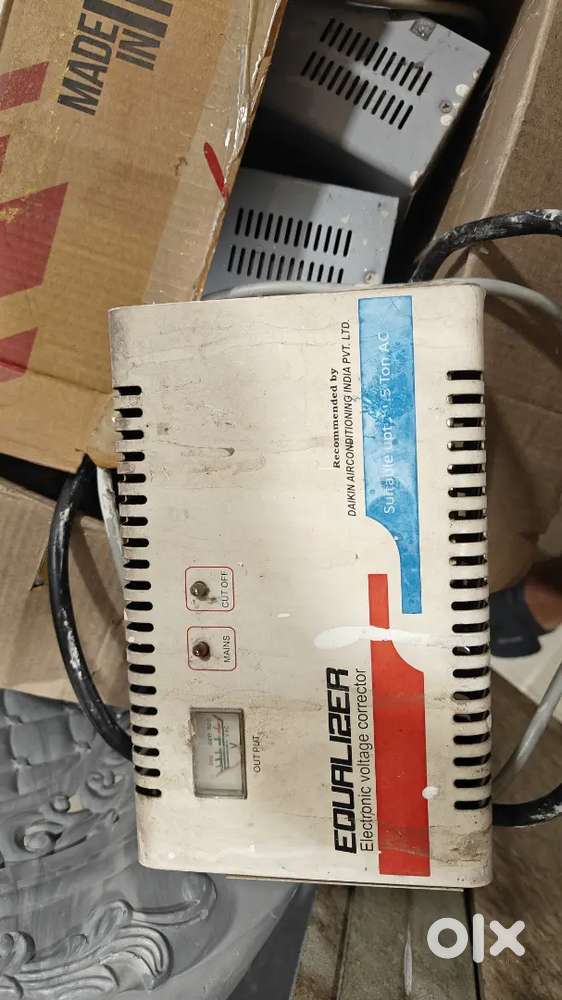 Voltage stabilizer for 1.5 ton AC