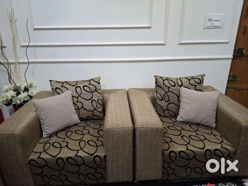 Good condition sofa set 3+1+1