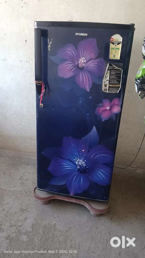 Hyundai refrigerator top condition 10 month old