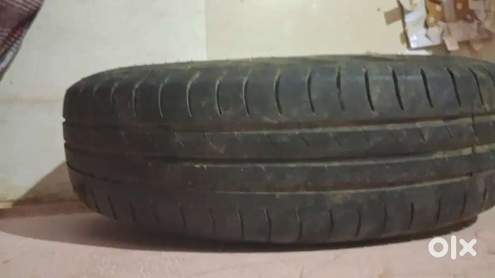 Swift Dzire Tyre and wheel