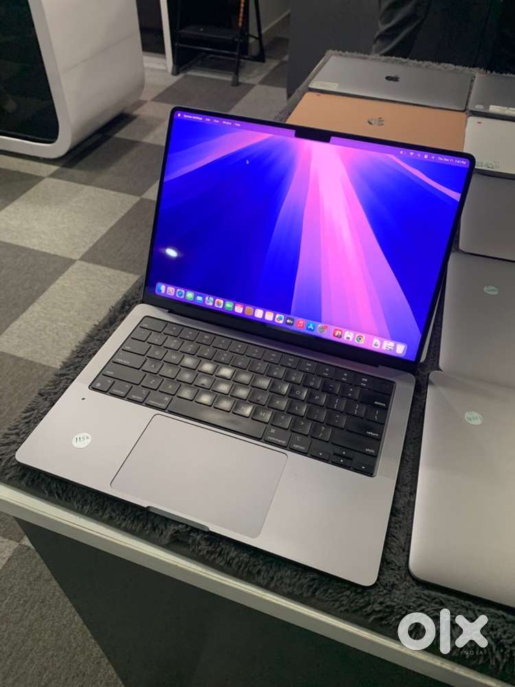 Apple MacBook Pro  M1 pro  16GB  512GB  14inch  Charger Warranty