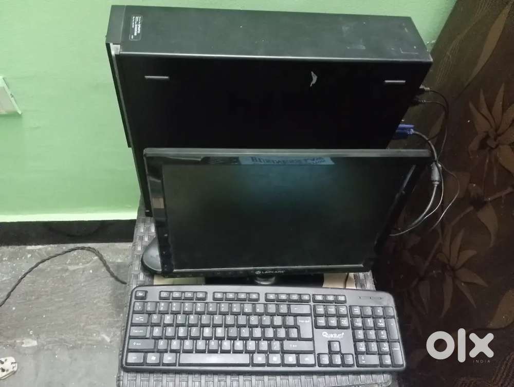 Computer i3 computer with moniter