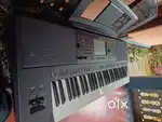 Yamaha PSR SX 700 keyboard