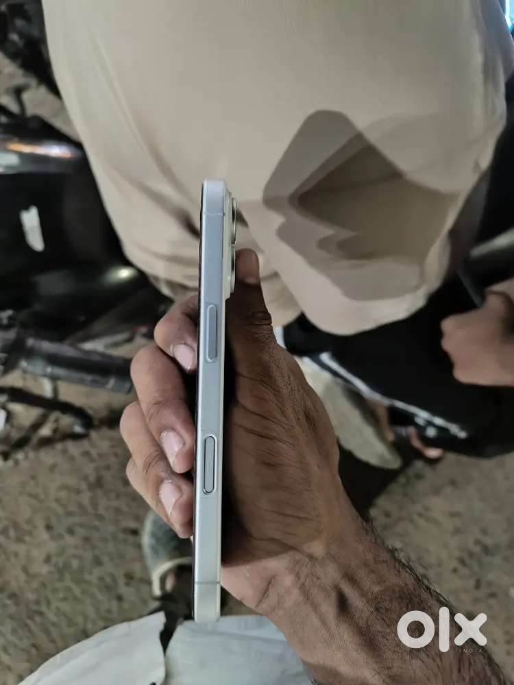 iPhone 16. 8/128