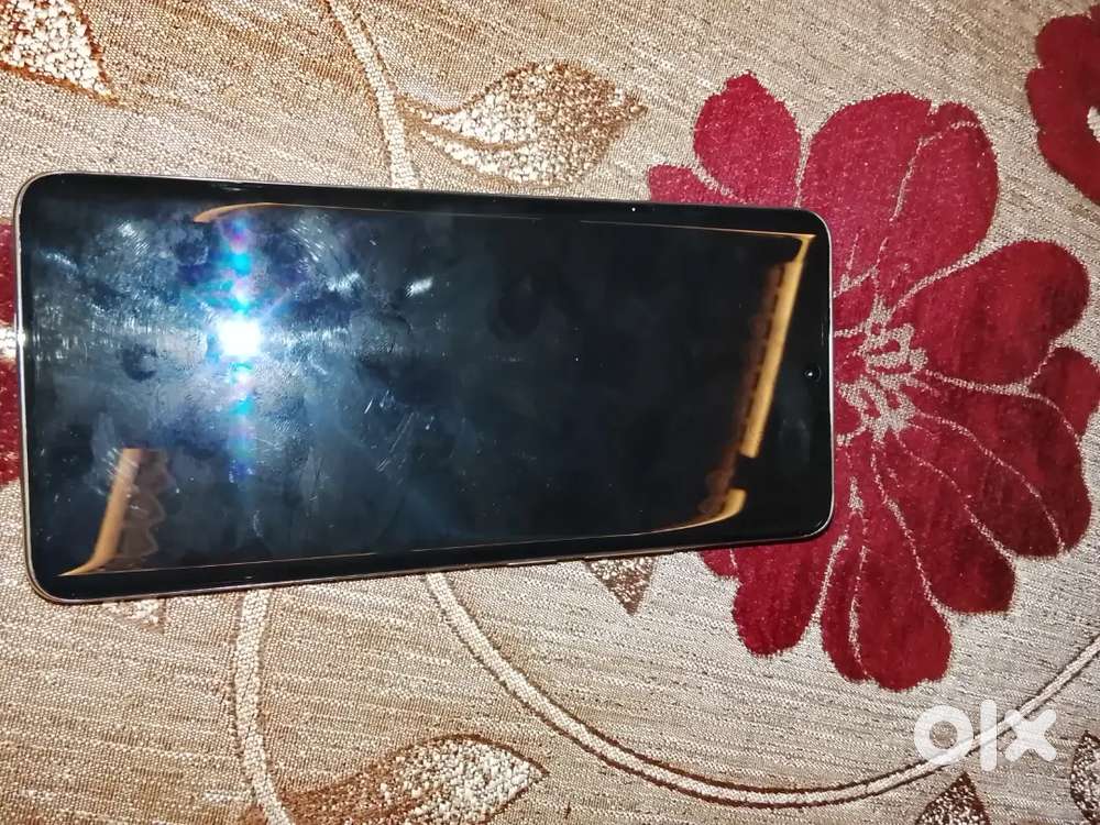 Phone in mint condition with orginal charger and box and bill