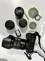 Sony ZV-E10 + 4 Lens + SmallRig Cage + 3 Filters + 2 Batteries