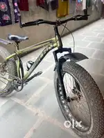 bike cycle both disbreak, adjustable seat and bootle holder and heavy