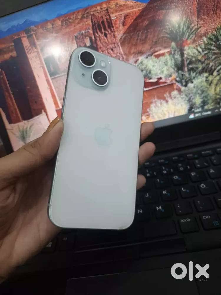 Selling my 5 month used model iphone 15