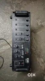 Dux Amplifier with two speakers