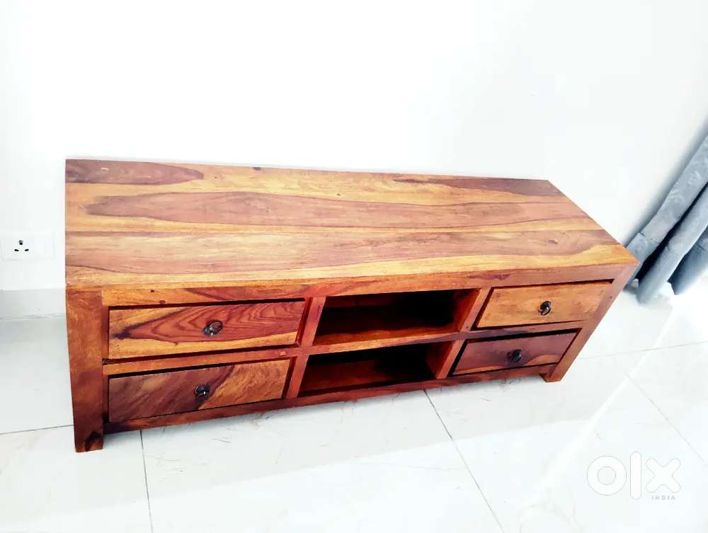 Heavy TV unit Sheesham with 4 drawers brass handle &space for articles