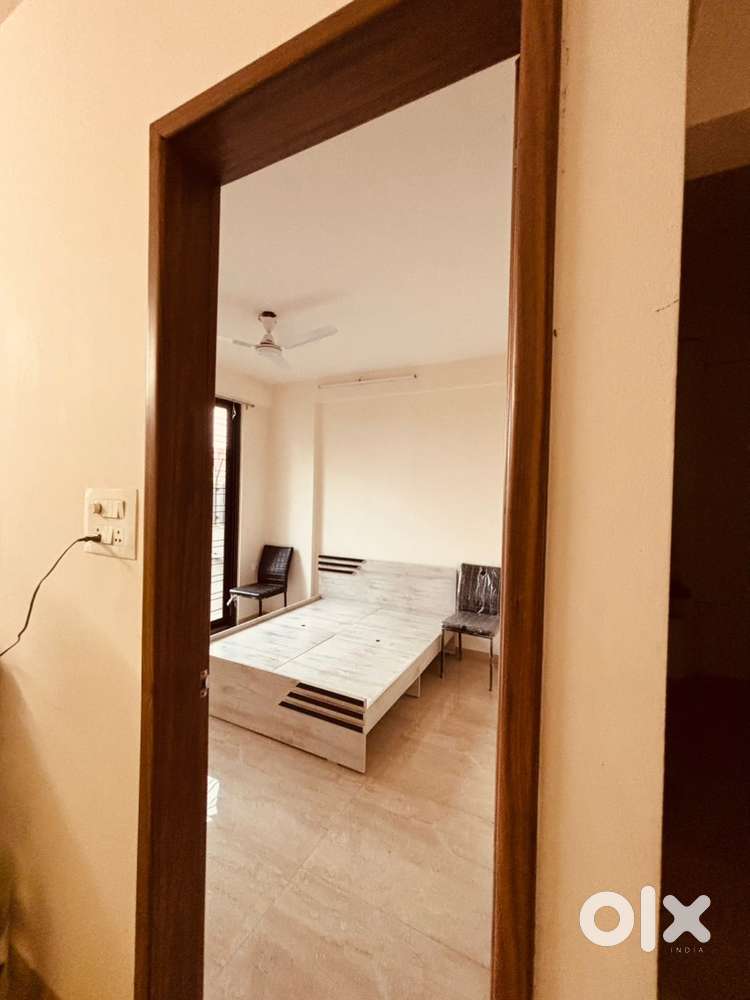 Row house bachelor per head charge no any extra charge safe for girls