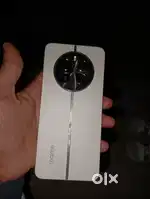 only 4 months old with bill with box with charger