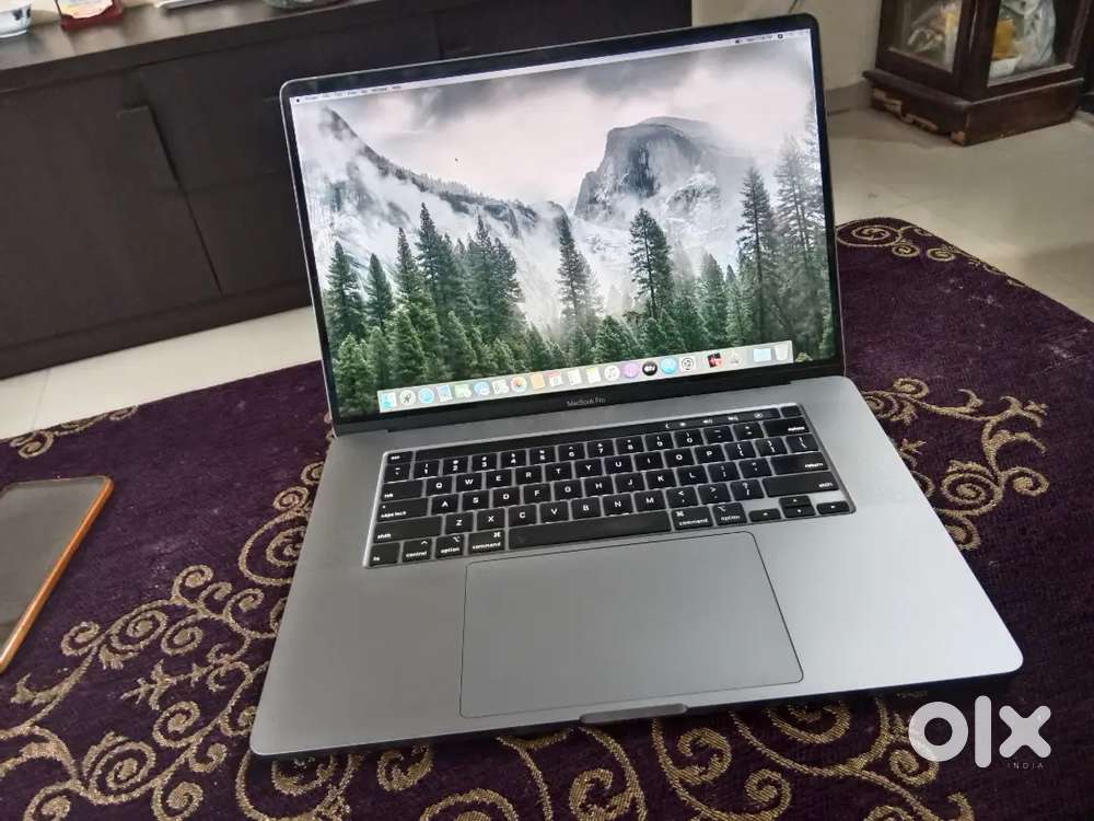 MACBOOK PRO EARLY 2019 16RETINA DISPLAY WITH GRAPHICS IN A++CONDITION