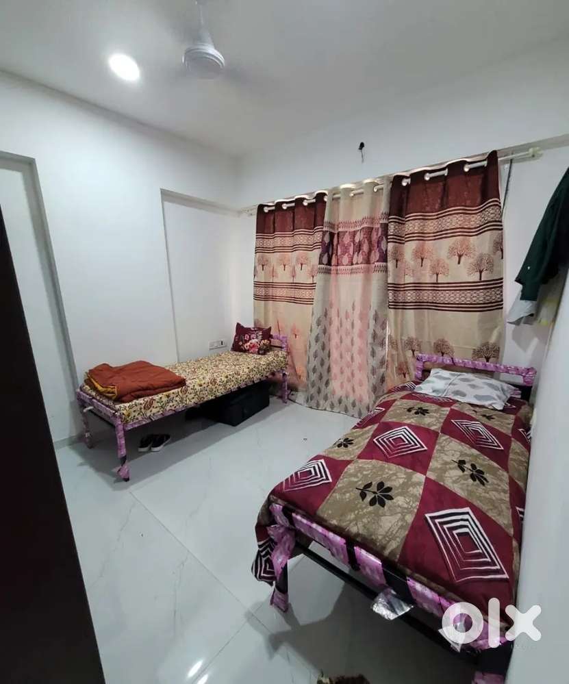 Boys pg Vile Parle West near railway station 2 min walking