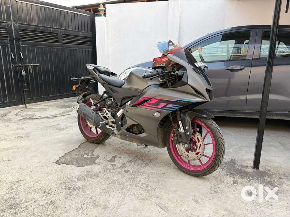 Yamaha R15 V4 Magenta gray for sell.