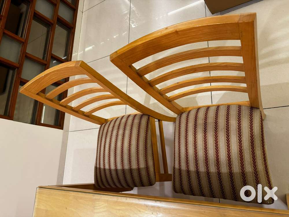 6 seater dining table with unique design