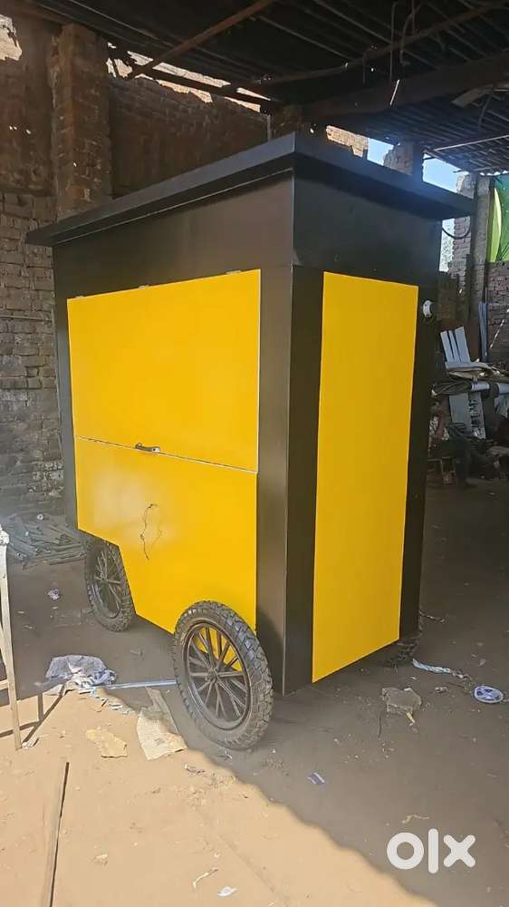 Commercial Food Cart with Full Setup – 7–8 Months Used