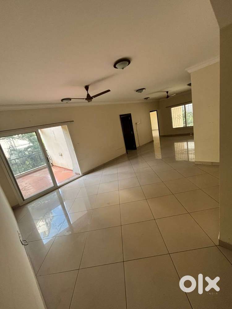 Spacious 3.5bhk semi furnished flat for Sale
