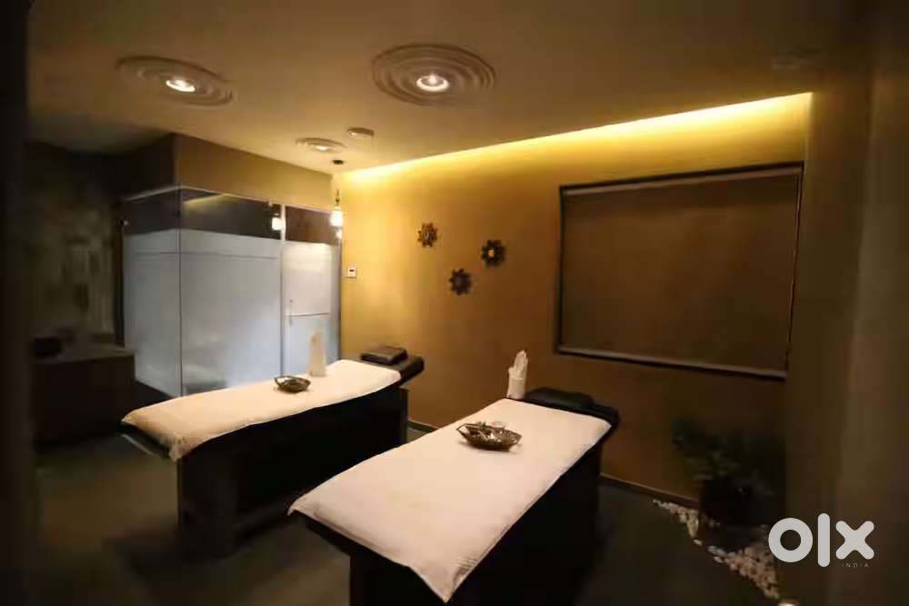 Female Massage therapist Fresher and experinced