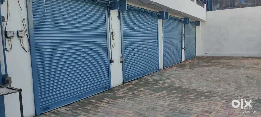 किराए हेतु दुकानें खाली है।