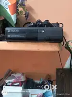 Xbox 360 with 8 games disk