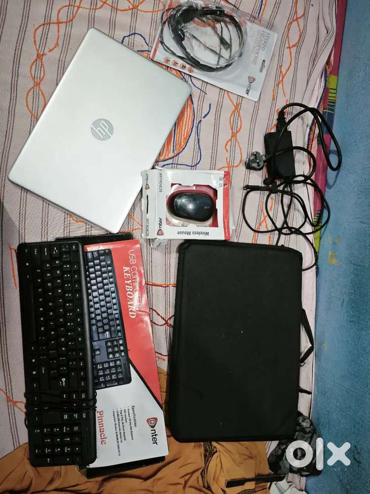 HP 15s Ryzen 5  8GB RAM 512GB SSD Excellent Cndn + FREE Accessories